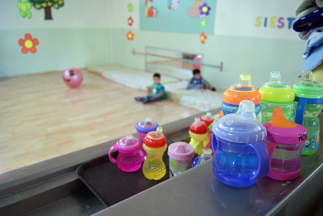 Se manifiestan en Sedesol Aguascalientes para exigir pago a estancias infantiles