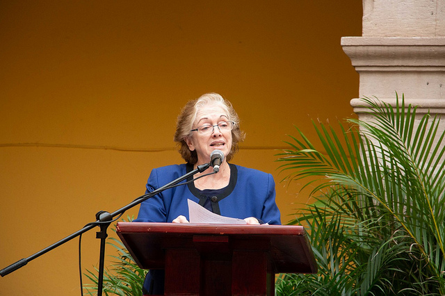 La sociedad y la historia no se pueden entender en blanco y negro: Sara Sefchovich