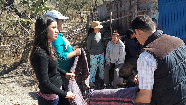 Concluye gira de entrega de cobijas por comunidades en Aguascalientes
