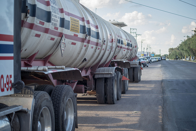 Choferes de pipas que contrató López Obrador no afecta el déficit existente en Canacar