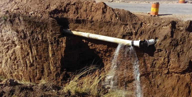 Maniobras de mantenimiento y reparación en la obra del Colector Pluvial Casa Blanca, en Aguascalientes