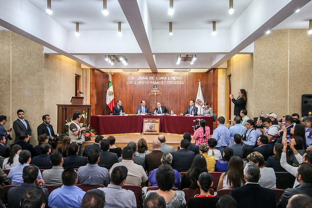 Los juzgadores deben cumplir con su encomienda constitucional