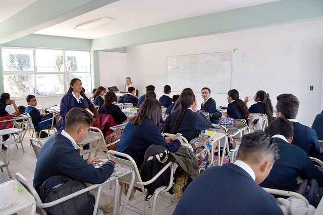 Es necesario seguir contando con un organismo autónomo que evalúe el avance de la educación en el país: INEE