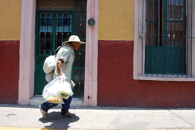 Apenas 10 por ciento de Acocen ha dejado de regalar bolsas de plástico en Aguascalientes