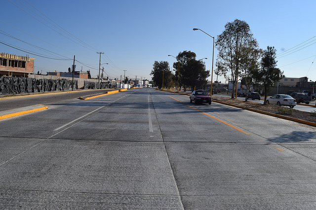 Supervisa el gobernador de Aguascalientes obras de pavimentación al sur de la ciudad