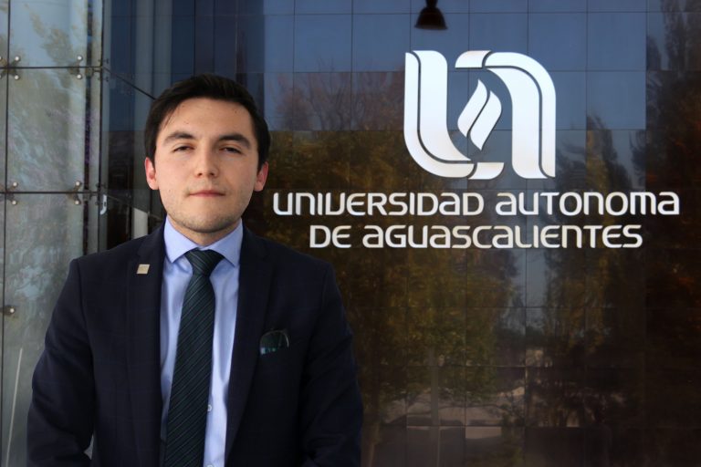 Reconocen internacionalmente a egresado de la UAA