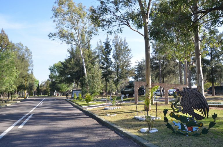Visitan niños XIV Zona Militar en Aguascalientes
