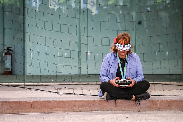 Aconsejan limitar a menores uso de videojuegos, celulares y pantallas para evitar enfermedades    