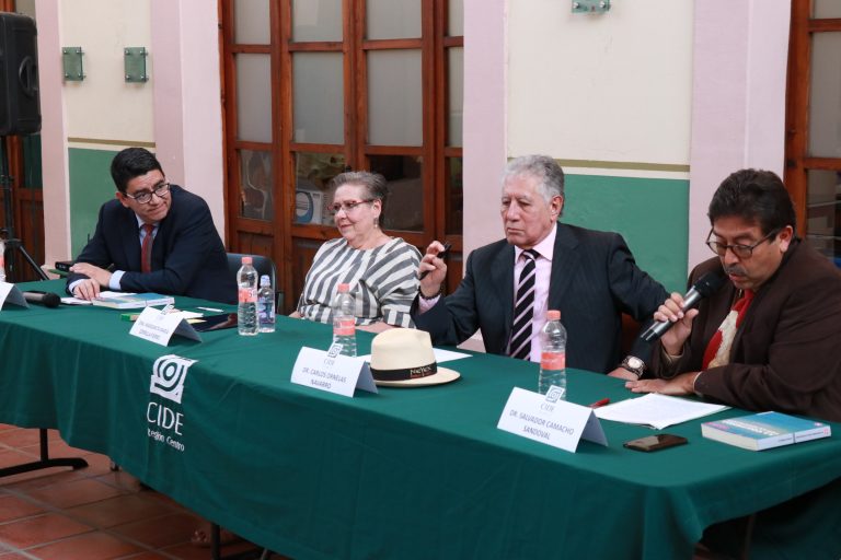 Presentan libro La contienda por la educación. Globalización, neocorporativismo y democracia