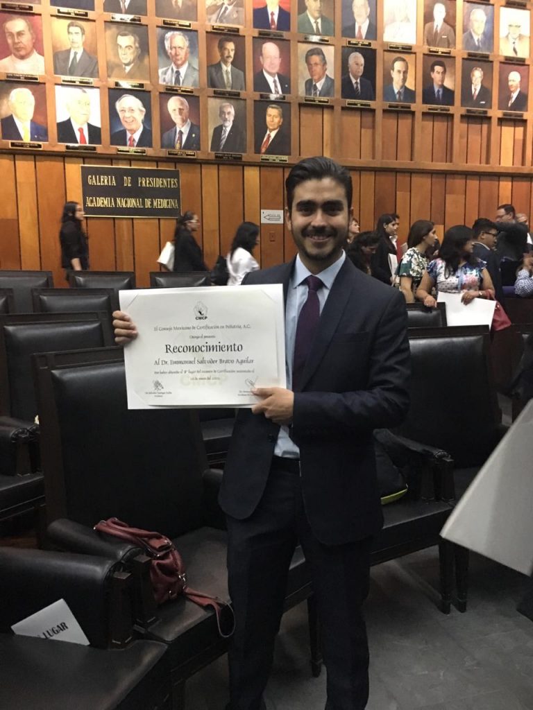 Reconocen a pediatra de Aguascalientes como uno de los diez mejores del país