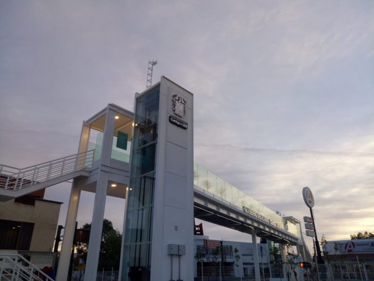 Supervisan nuevo paso peatonal de Avenida Aguascalientes