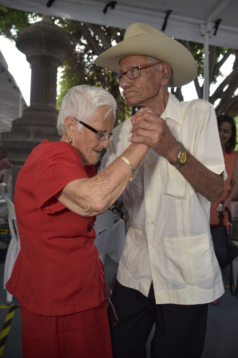 500 personas al día, en la Terraza del Adulto Mayor de la Feria Nacional de San Marcos de Aguascalientes