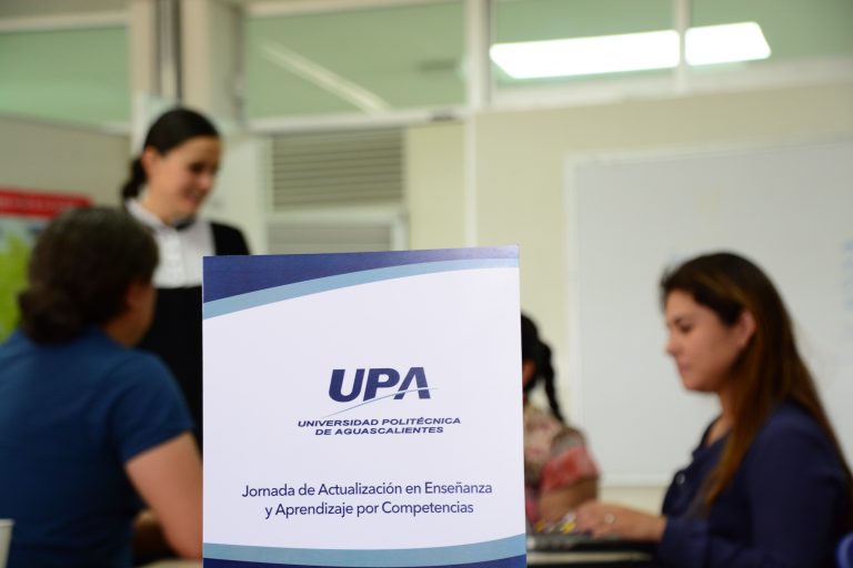Capacita Politécnica de Aguascalientes a docentes en enseñanza y aprendizaje por competencias
