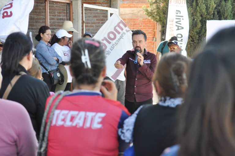 Promete Arturo Ávila agua gratis en Aguascalientes para quien no pueda pagarla