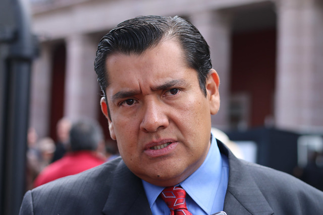 Acusan a Netzahualcóyotl Ventura por cobrar cuotas a subordinados en el Cabildo de Aguascalientes