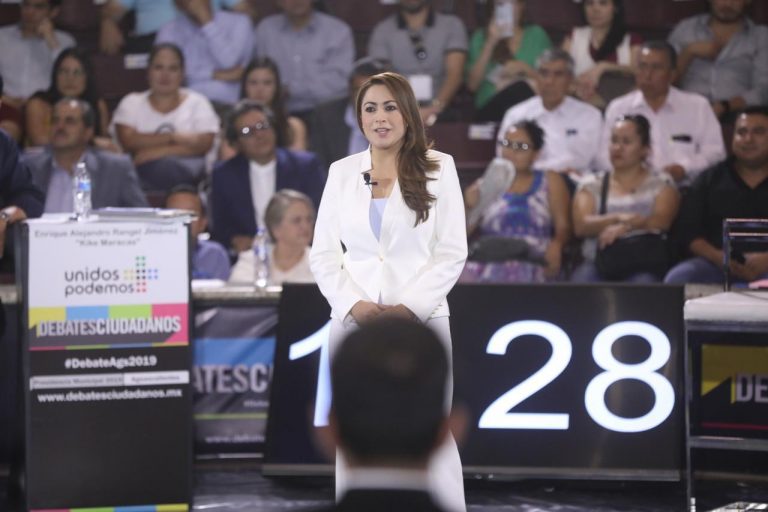 Participó Tere Jiménez en el debate organizado por la Coparmex Aguascalientes