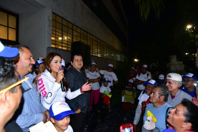 Se reúne Teresa Jiménez con miembros del sindicato de ferrocarrileros en Aguascalientes