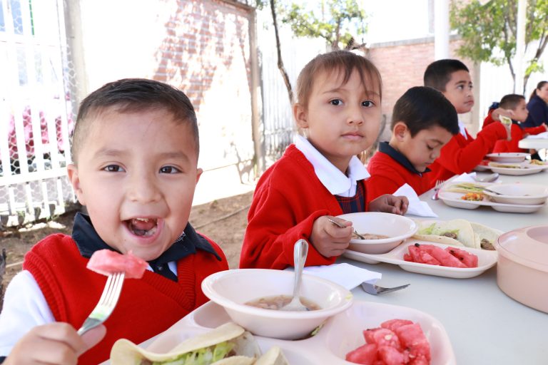 Lanza IEA convocatoria para venta de refrigerios saludables en tiendas escolares de Aguascalientes