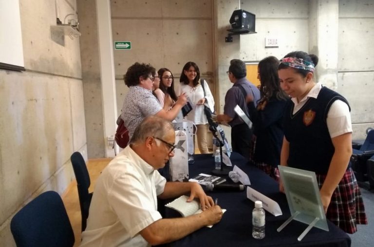 Presentan libro Poesía. Una armonía múltiple en la Autónoma de Aguascalientes