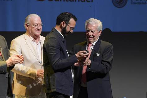 Rodrigo Blanco Calderón gana el Premio de la III Bienal de Novela Mario Vargas Llosa