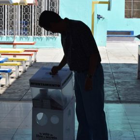 47990273823_a5eba23d28_z