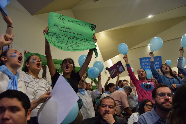 Grupos “provida” y en defensa de los derechos de las mujeres se reunieron en el Legislativo de Aguascalientes