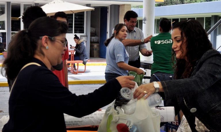Recolecta Autónoma de Aguascalientes más de dos toneladas de material reciclable en Trueque Ambiental