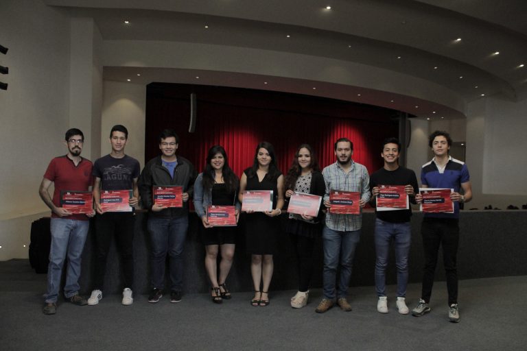 Reconoce la Autónoma de Aguascalientes a más de 200 alumnos de excelencia
