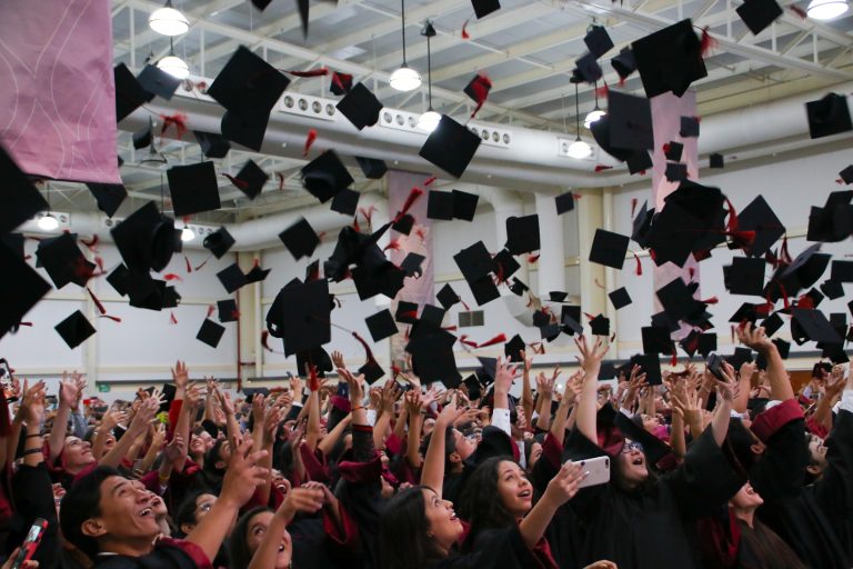 Finalizan estudios más de 1200 alumnos de Bachuaa