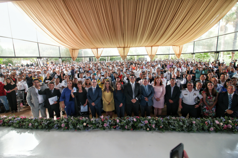 Reconocen a más de 700 servidores públicos en Aguascalientes