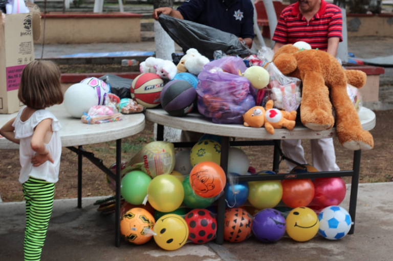 Elementos de la SSPM de Aguascalientes entregaron obsequios, juguetes y ropa en la Ciudad de los Niños