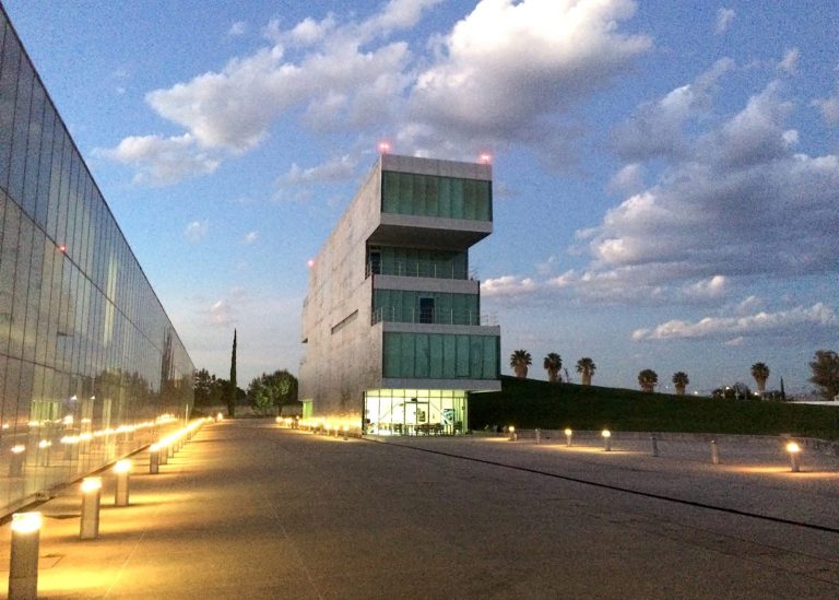 Alertan riesgo de fuga de cerebros mexicanos de persistir recortes de fondos a CyT