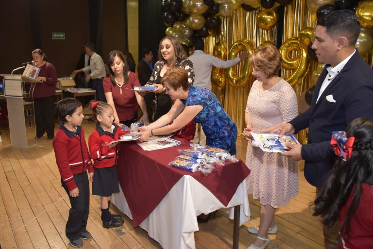 Con educación los niños y jóvenes pueden cumplir sus sueños