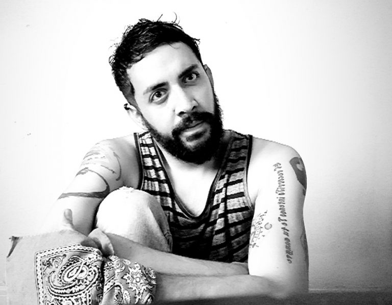 Una novela con carga homoerótica marcada por la búsqueda de identidad | Entrevista a Fernando Yacamán sobre Todos mis padres