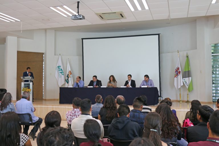 Firman UTNAguascalientes y Colegio de Contadores convenio de colaboración