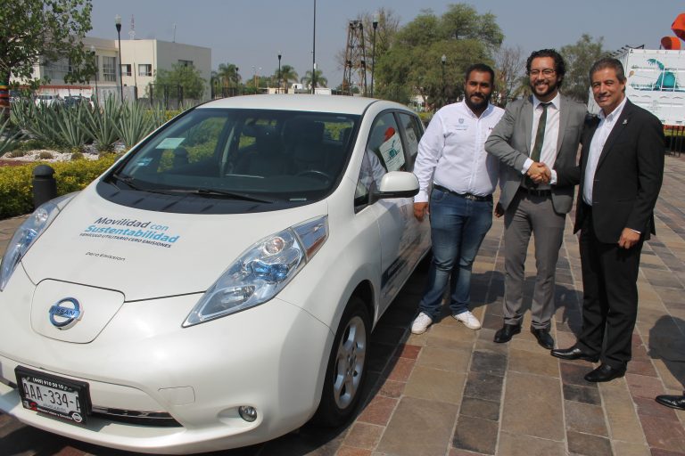 Entregan vehículos eléctricos a la CMOV de Aguascalientes