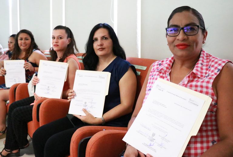 Entrega IEA dictámenes escalafonarios a Personal de Apoyo y Asistencia a la Educación en Aguascalientes