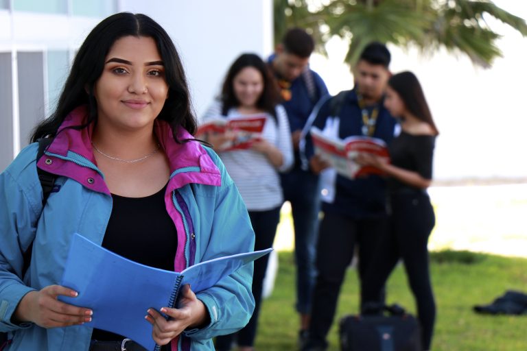 Promueve IEA profesionalización de jóvenes de Aguascalientes en el extranjero a través de Becas de Movilidad Académica