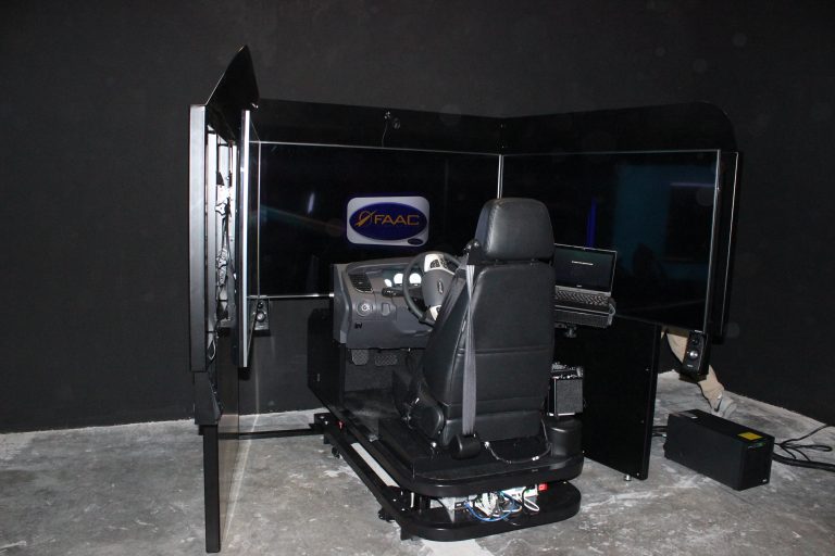 Recibe Iesp Aguascalientes simulador de manejo virtual para capacitar a personal