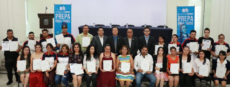 Más de dos mil alumnos cursan la preparatoria abierta en Aguascalientes
