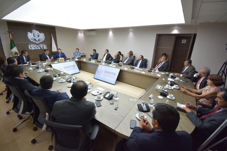 Acuerdan Issste y SNTE formar mesas de trabajo para beneficio de profesores y sus familias