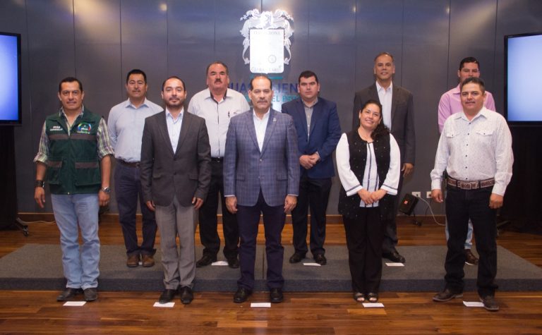 Se reúnen gobernador y alcaldes electos en Aguascalientes