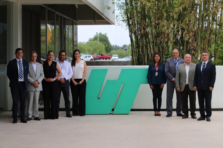 Asesora UTA a Politécnica de Querétaro en implementación del Modelo Dual