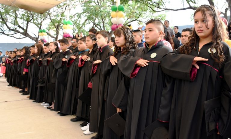Se gradúan alumnos de la Escuela Primaria Cuauhtemoc II, de Aguascalientes
