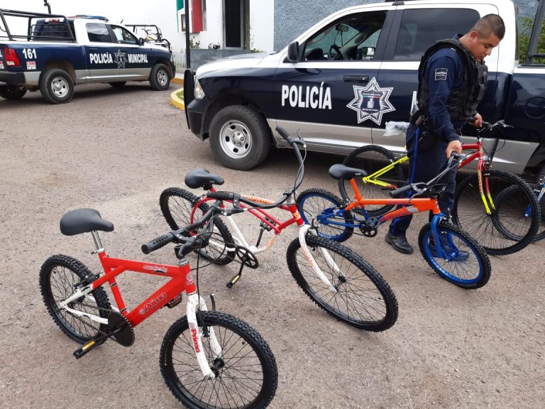 Rehabilitan bicicletas para entregarlas al DIF municipal