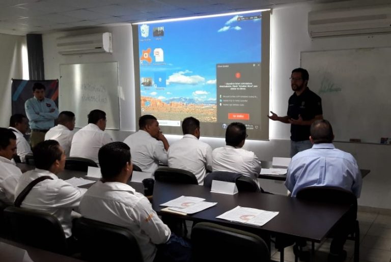 Se profesionalizan 25 operadores de camiones urbanos en Aguascalientes