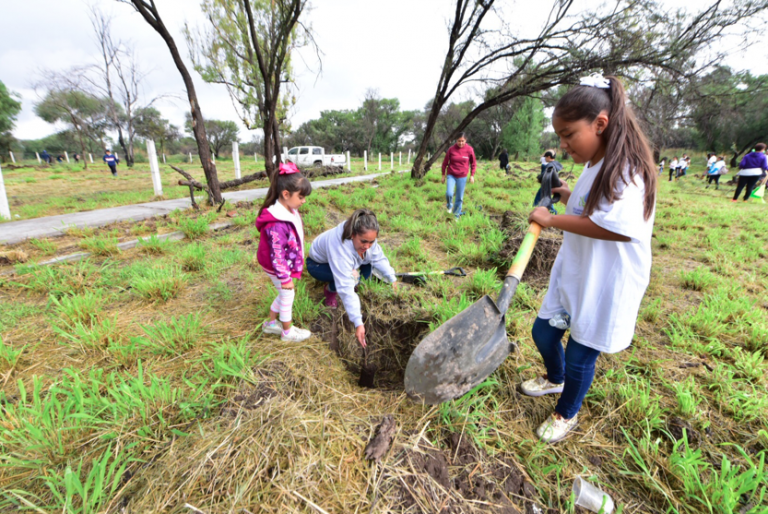 Fueron plantados 500 árboles de especies nativas en La Pona, Aguascalientes