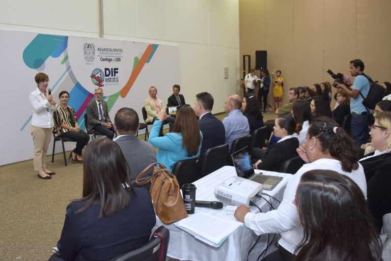 Sicólogos del programa Juntos por la Vida, de Aguascalientes, se capacitan en trastornos mentales 