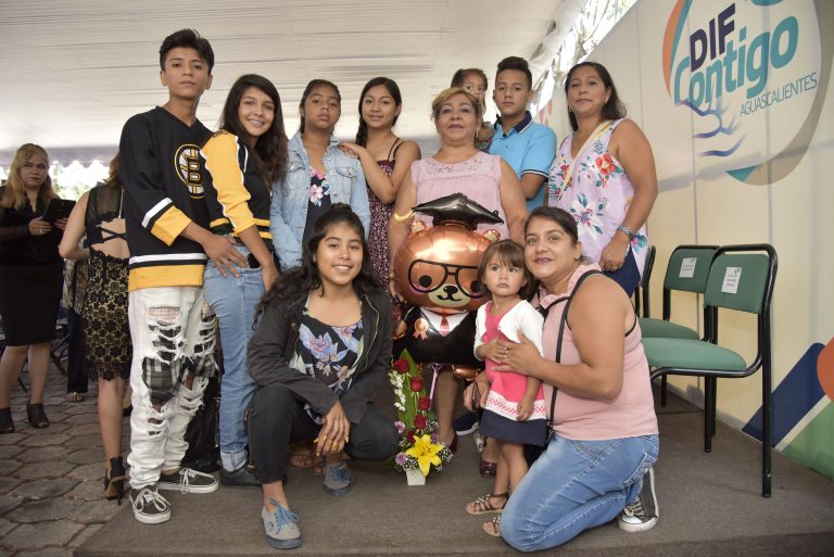 Egresan 48 alumnas del Centro de Atención Integral de la Mujer en Aguascalientes    
