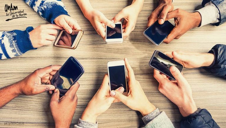 Es la amistad en redes sociales un concepto trivial y efímero   